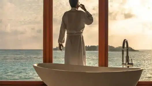 Luxury Travel for Singles Over 40: Where Style, Privacy & Networking Collide