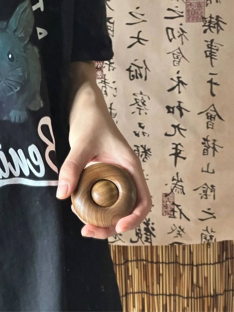 珠綠檀福運流轉解壓手把件