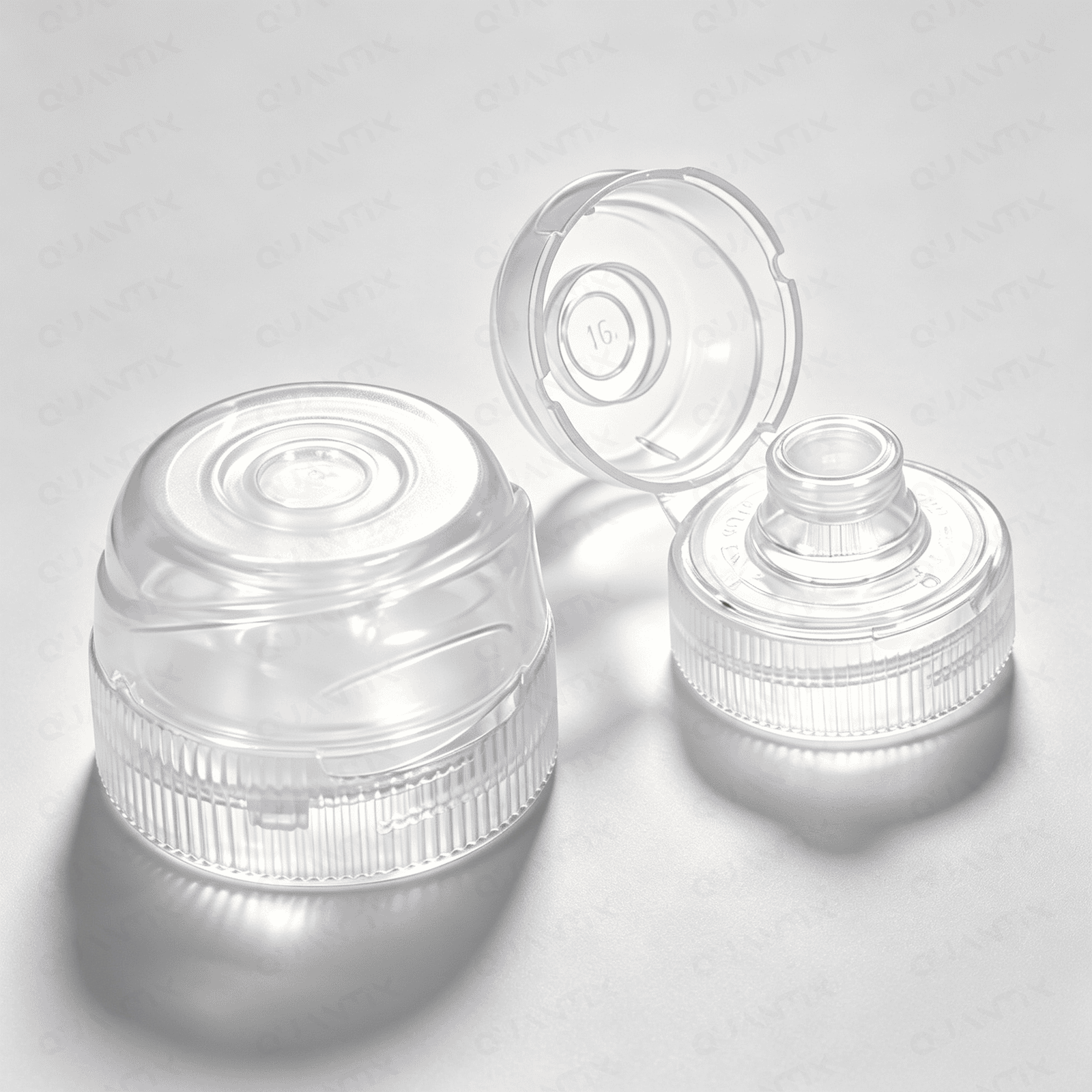 Clear flip top cap for bottles, easy to open and close, ideal for packaging liquids and cosmetics. Made from durable, high-quality plastic for secure sealing and convenience.