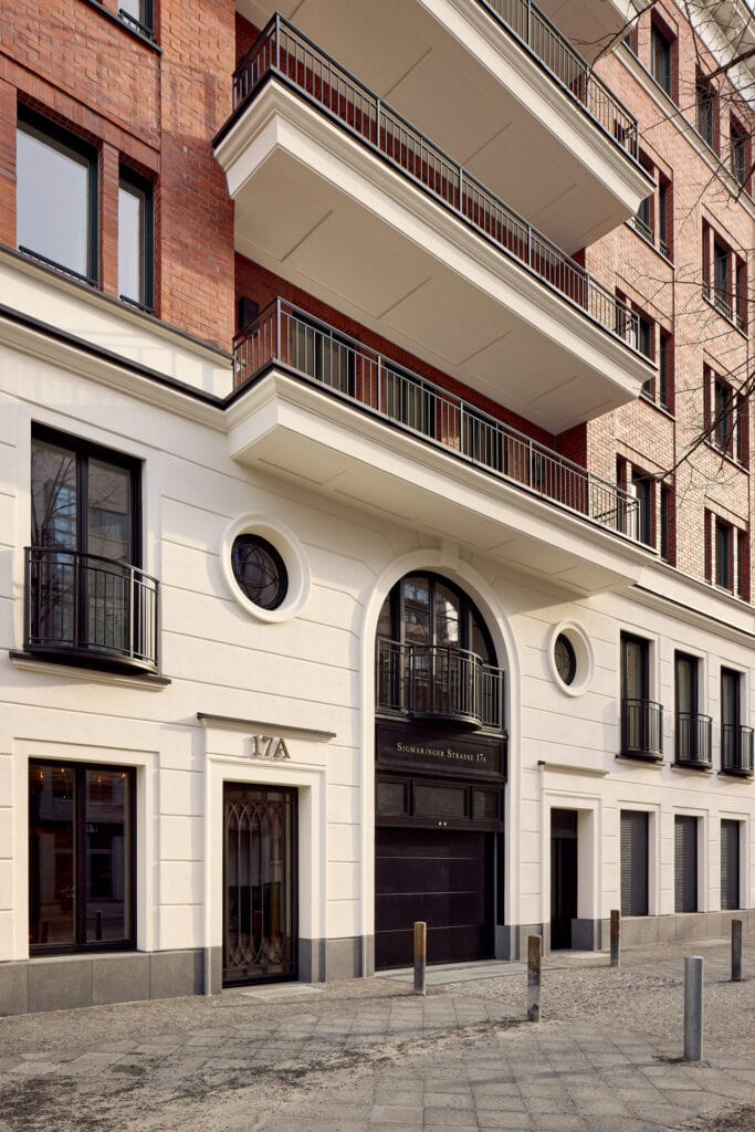 Sigmaringer Strasse, Fassade des Neubaus mit ihren klassischen Stilelementen
