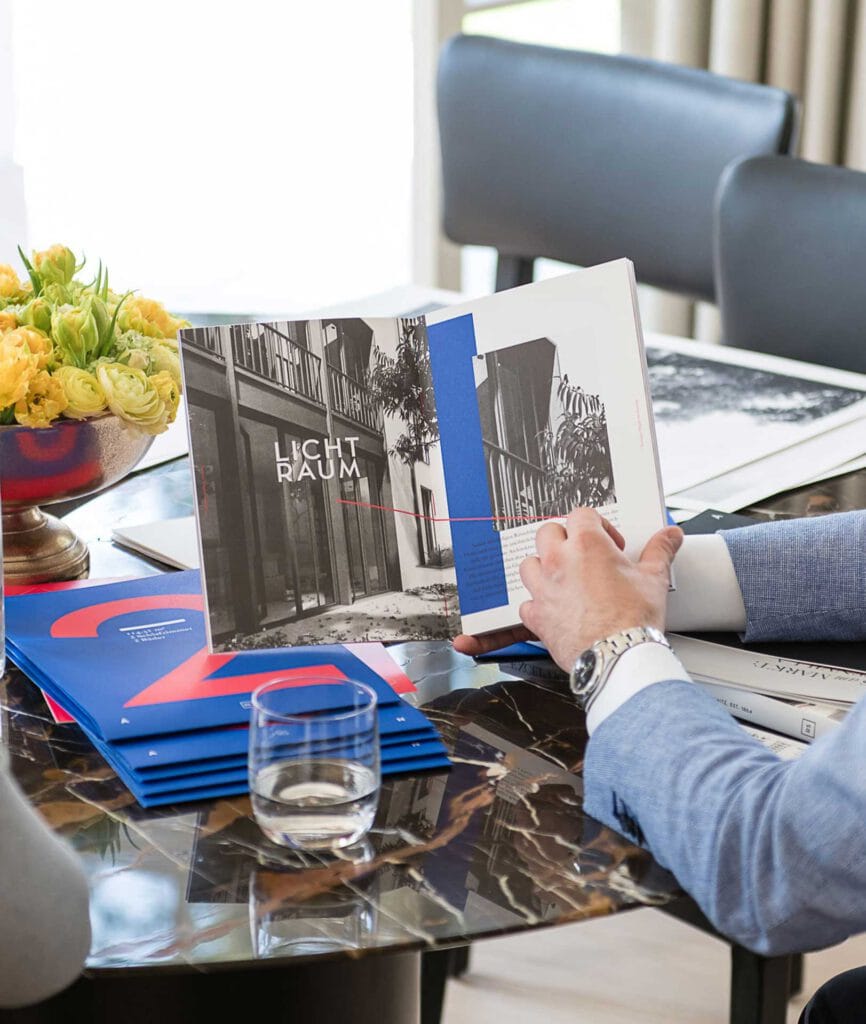 Will ein Immobilienmakler Wohnungen vermitteln, braucht es Sachkunde.