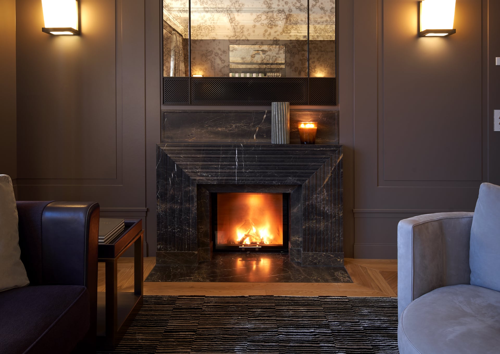 Kaminzimmer im Penthouse ALEXANDER-Berlin