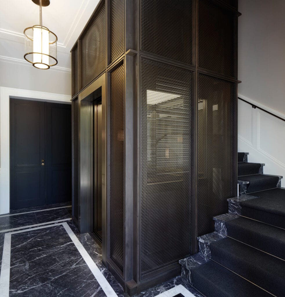 Aufzug im RALF SCHMITZ-Projekt in Berlin-Grunewald