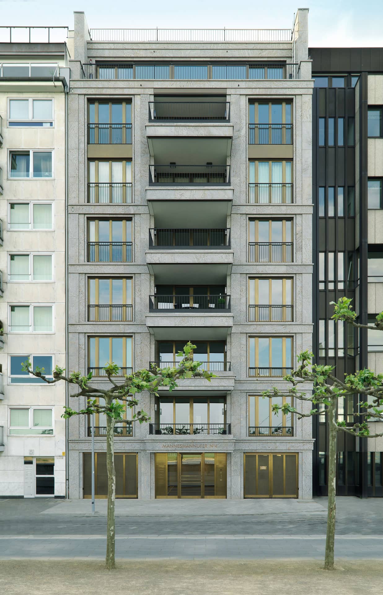 Dusseldorf-Carlstadt-Mannesmannufer-Fassade