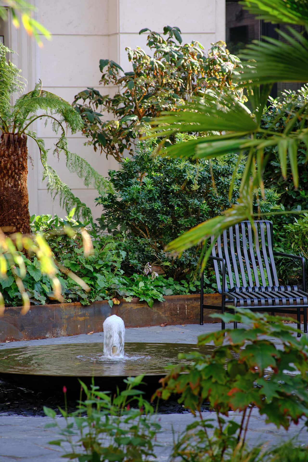 Hofgarten Alexander Berlin mit Wasserspiel