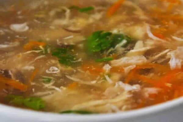 Soupe asiatique au poulet au Thermomix : recette facile et parfumée