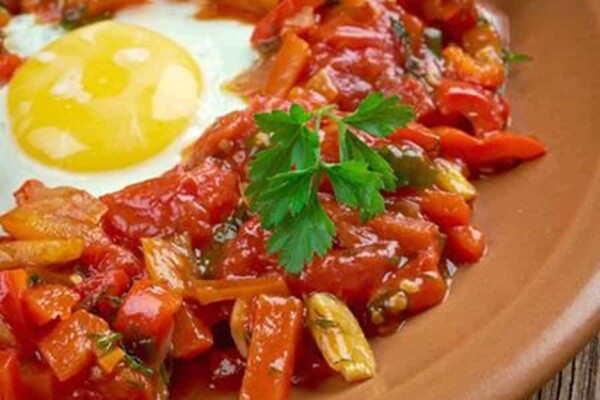 Chakchouka aux Œufs au Thermomix : Recette Facile et Colorée