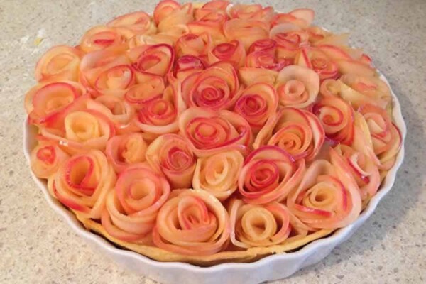 Tarte aux Fleurs de Pommes au Thermomix : élégante et gourmande