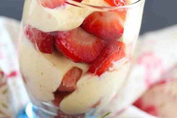 Trifle aux fraises citron et mascarpone au Thermomix : dessert en verrine facile