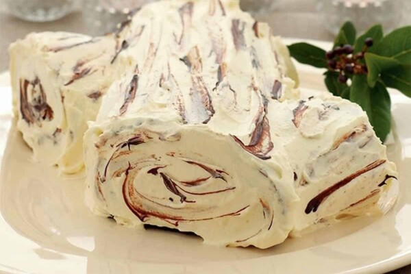 Bûche de Noël : Bûche aux pommes aux poires et caramel au beurre salé au Thermomix