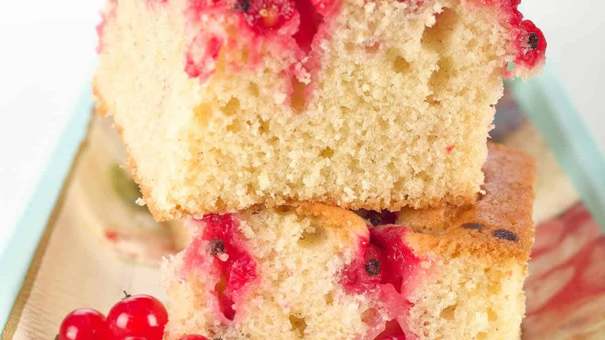 Gâteau moelleux aux groseilles : Un dessert irrésistible