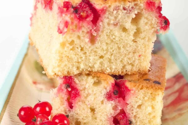 Gâteau moelleux aux groseilles : Un dessert irrésistible