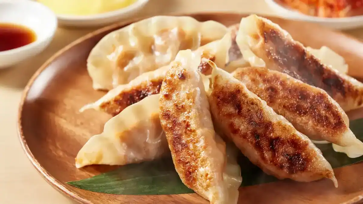 gyoza au poulet dorés