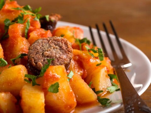 ragoût de saucisses aux pommes de terre et tomate avec cookeo