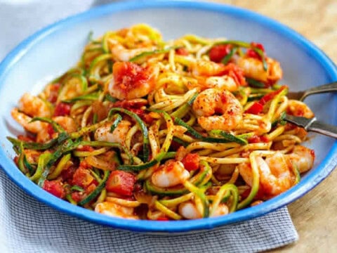 Recette pâtes aux crevettes tomates et courgettes ww