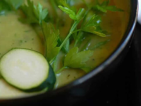 Soupe courgettes et persil au cookeo