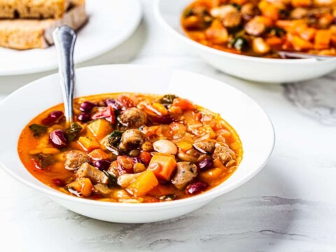 Potage aux haricots blancs et saucisse
