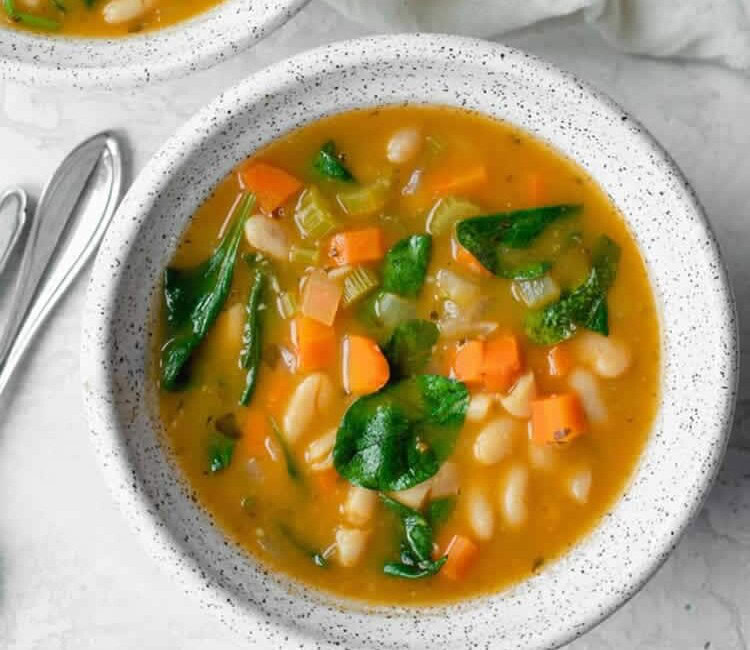 Soupe aux haricots blancs