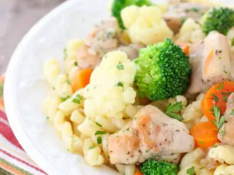 Poulet aux brocoli chou-fleur et carottes