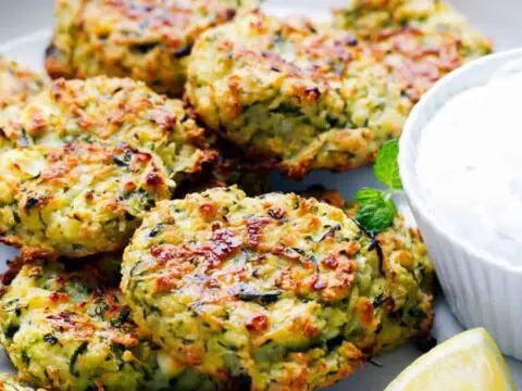 galettes de courgettes à la sauce yaourt