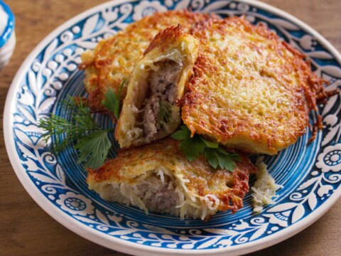 Galette de pommes de terre farcie à la viande hachée