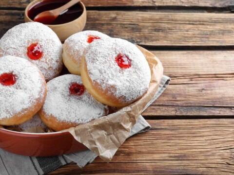 Beignets avec la gelée framboises eu thermomix