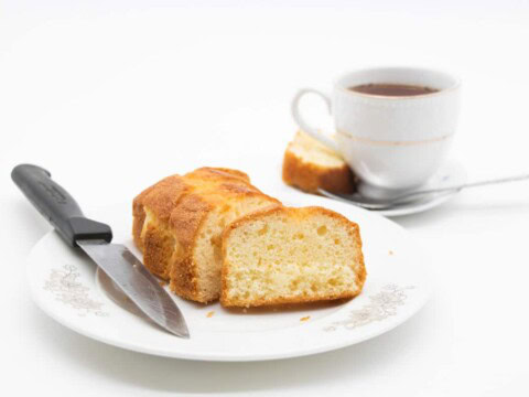 Gâteau moelleux aromatisé au citron