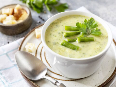 Potage de légumes verts à la crème