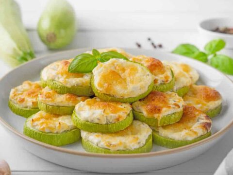 Rondelles de courgettes gratinées au four