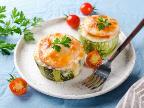 Courgettes farcies à la viande hachée et tomates