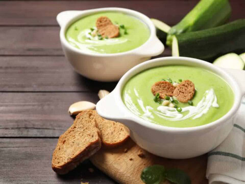 Velouté de courgettes et crème fraîche