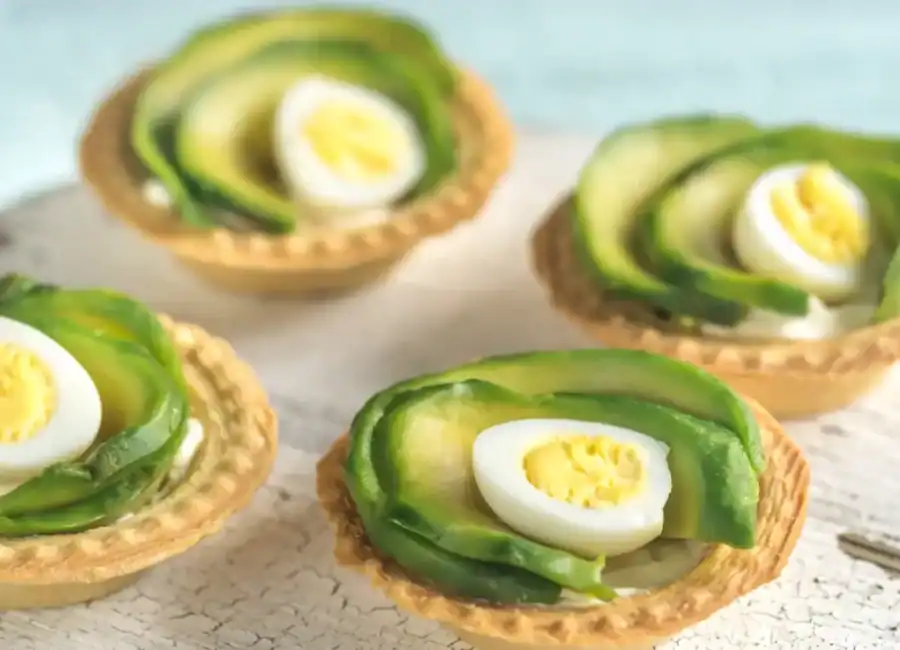 Tartelettes au mascarpone avocat et œufs