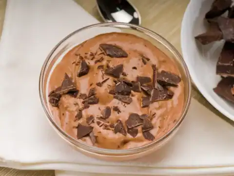 mousse au chocolat traditionnelle