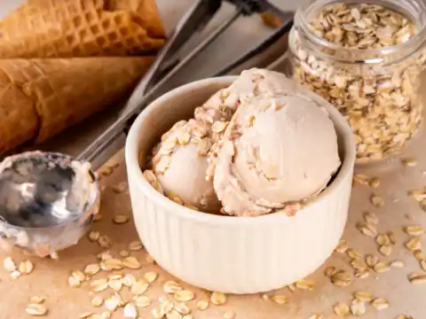 Crème glacée végétalienne avoine