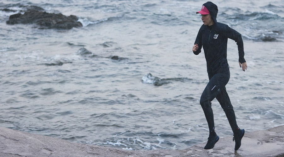 Compressport Hurricane Waterproof 10 10 Jacket black