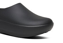 Black men's OOcloog Clog PLUS shoe with ergonomic design and slip-resistant sole, ideal for comfort and support during long hours of wear.