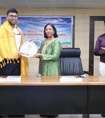 रिक्षाचालकाचा मुलगा आयएएस