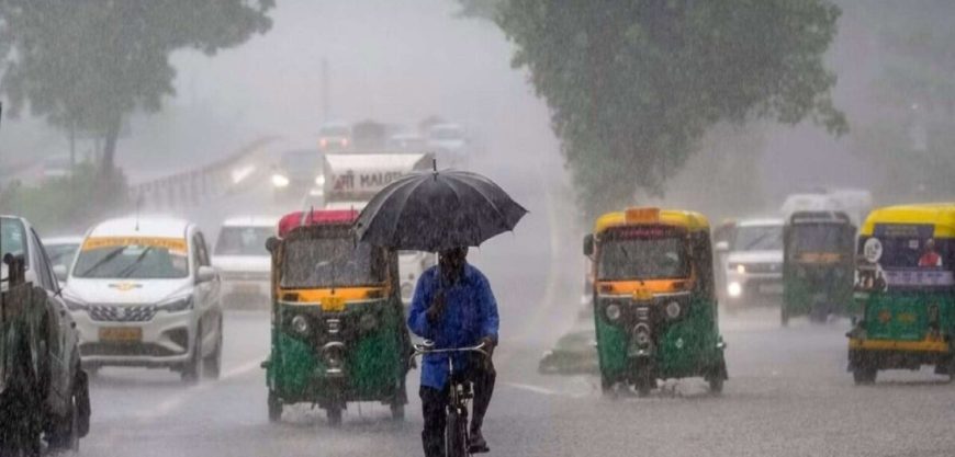 मुंबई ठाणे रत्नागिरी जिल्ह्यात मुसळधार पावसाचा इशारा
