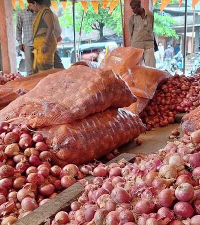 नाफेडच्या कांदा खरेदीला शेतकऱ्यांचा विरोध