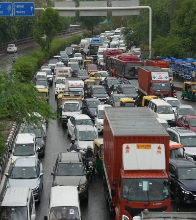 दिल्लीमध्ये प्रदूषण रोखण्यासाठी जुनी वाहने जप्त होणार