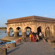 पंढरपुरजवळील विष्णूपद मंदिर