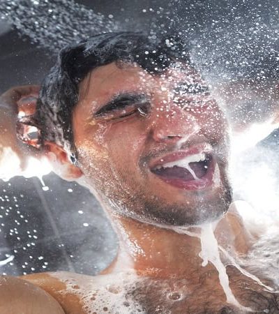 थंड पाण्याची आंघोळ