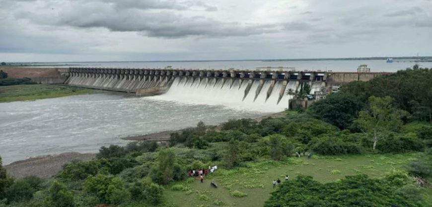 उजनी धरणाचे सर्व दरवाजे बंद