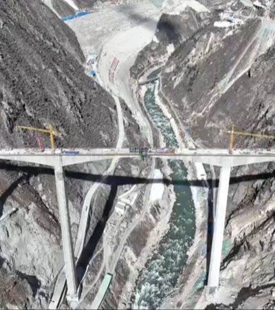 भूस्खलनामुळे चीनमध्ये नवनिर्मित हाँगकी पूल कोसळला