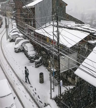 काश्मीरमध्ये कडाक्याची थंडी – उड्डाणे व महामार्ग बंद