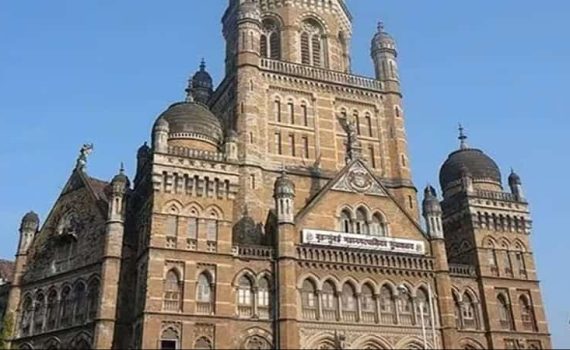 मुंबई महापालिका कर्मचाऱ्यांच्या वेतनात कपात