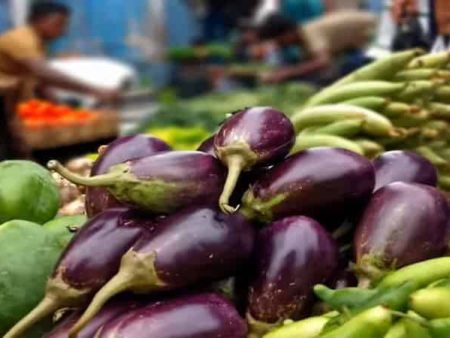 आवक घटल्याने भाज्यांचे दर कडाडले