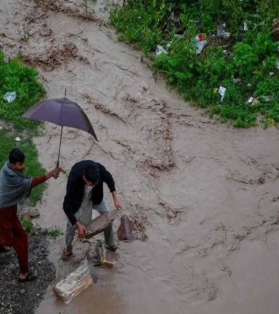 मुसळधार पावसामुळे दक्षिण आफ्रिकेत पूर