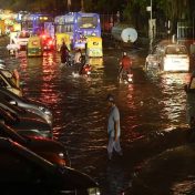 बंगळुरूमध्ये मुसळधार पाऊस – जनजीवन विस्कळीत