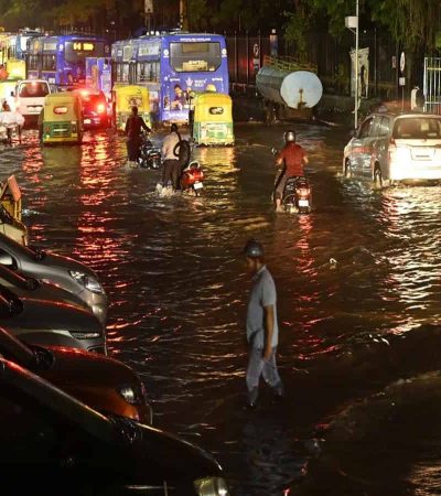 बंगळुरूमध्ये मुसळधार पाऊस – जनजीवन विस्कळीत